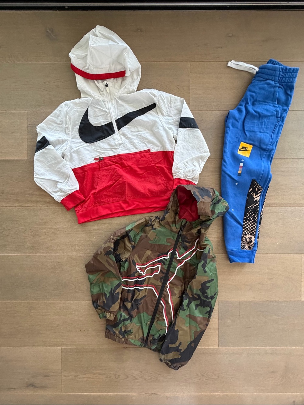 Nike Kids LOT Windbreakers Hoodie and sweatpants